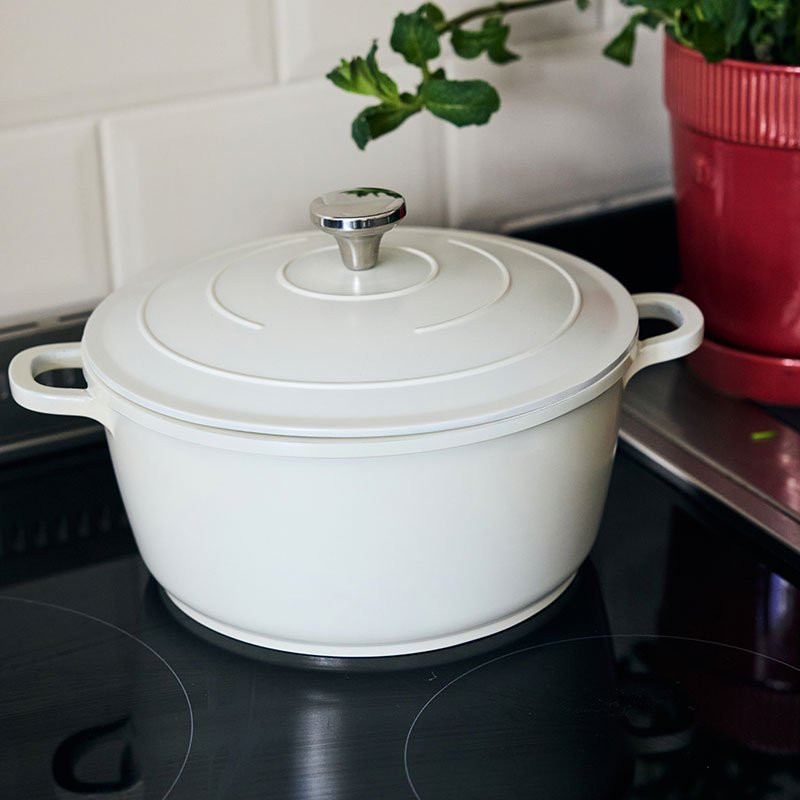 Isak lättviktsgryta 4,6 liter beige